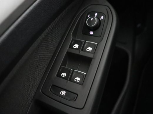 Volkswagen Golf 1.0 TSI Life | Adaptive cruise | Carplay | Navigatie | Parkeerhulp | Sfeerverlichting | Climate c... ActivLease financial lease