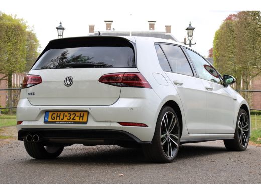 Volkswagen Golf 1.4 TSI PHEV GTE | Achteruitrijcamera | Airco (automatisch) | Bluetooth telefoonvoorbereiding ActivLease financial lease
