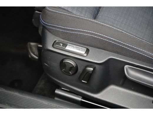 Volkswagen Passat Variant 1.4 TSI PHEV GTE Business | Achteruitrijcamera | Comfortstoel(en) | Matrix LED koplampen ActivLease financial lease