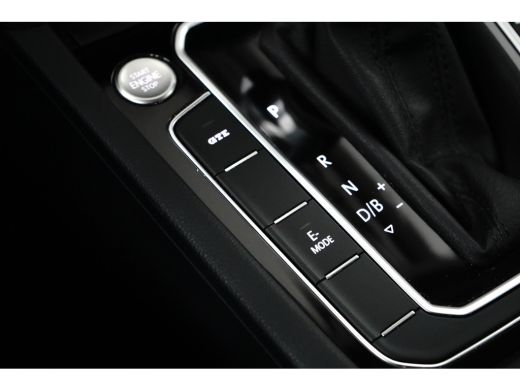 Volkswagen Passat Variant 1.4 TSI PHEV GTE Business | Achteruitrijcamera | Comfortstoel(en) | Matrix LED koplampen ActivLease financial lease