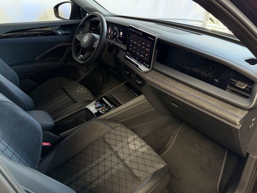 Volkswagen Tayron 1.5 eHybrid 272PK R-LINE SCHUIFDAK TRHAAK BLACK-STYLE 20''LMV PANO ERGO.STOEL MASSAGE TRAILER.ASSIST ActivLease financial lease