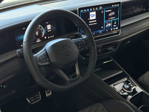 Volkswagen Tayron 1.5 eHybrid 272PK R-LINE TREKHAAK BLACK-STYLE 20''LMV PANO SCHUIFDAK ERGO.STOEL MASSAGE TRAILER.A... ActivLease financial lease