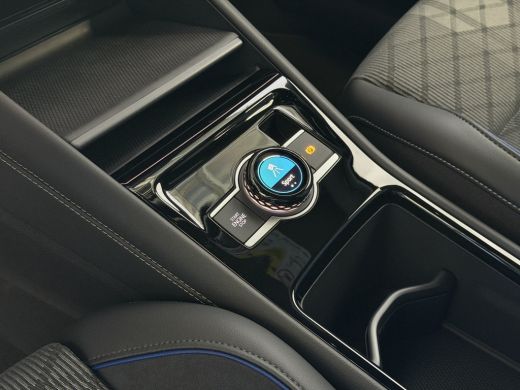 Volkswagen Tayron 1.5 eHybrid 272PK R-LINE TREKHAAK BLACK-STYLE 20''LMV PANO SCHUIFDAK ERGO.STOEL MASSAGE TRAILER.A... ActivLease financial lease