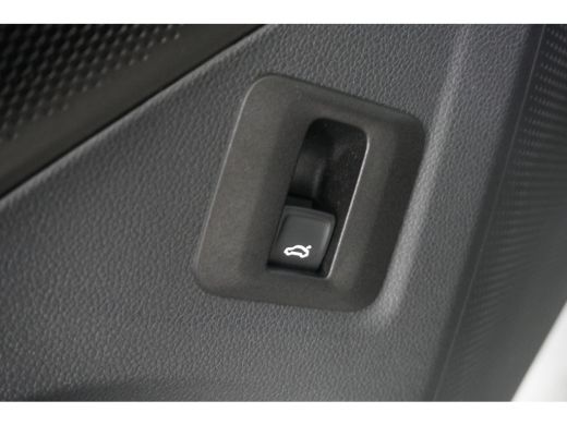 Volkswagen Tiguan 1.5 eTSI 150 pk Life 7-DSG | Wegklapbare Trekhaak | Achteruitrijcamera | Stoel/stuur verwarming | ActivLease financial lease