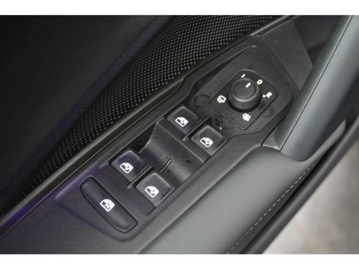 Volkswagen Tiguan 1.5 eTSI 150 pk Life 7-DSG | Wegklapbare Trekhaak | Achteruitrijcamera | Stoel/stuur verwarming | ActivLease financial lease