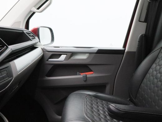 Volkswagen Transporter 2.0 TDi 150 Pk Automaat Bulli 75 Jahre | Camera | Trekhaak | Adaptive Cruise | CarPlay | Leer | S... ActivLease financial lease
