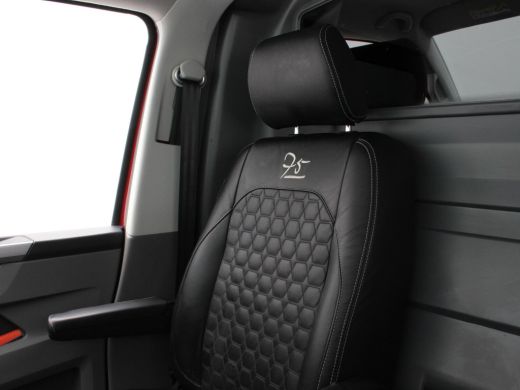 Volkswagen Transporter 2.0 TDi 150 Pk Automaat Bulli 75 Jahre | Camera | Trekhaak | Adaptive Cruise | CarPlay | Leer | S... ActivLease financial lease