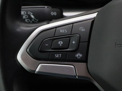 Volkswagen Transporter 2.0 TDi 150 Pk Automaat Bulli 75 Jahre | Camera | Trekhaak | Adaptive Cruise | CarPlay | Leer | S... ActivLease financial lease