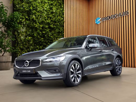 Volvo  V60 Cross Country 2.0 B5 AWD Pro | Massage/ventilatie | Pano | 360 Cam | Head-up | Memory | H&K