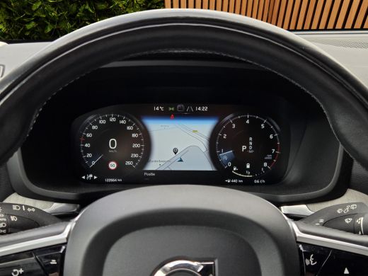 Volvo  V60 Cross Country 2.0 B5 AWD Pro | Massage/ventilatie | Pano | 360 Cam | Head-up | Memory | H&K ActivLease financial lease