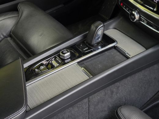 Volvo  V60 Cross Country 2.0 B5 AWD Pro | Massage/ventilatie | Pano | 360 Cam | Head-up | Memory | H&K ActivLease financial lease