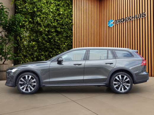 Volvo  V60 Cross Country 2.0 B5 AWD Pro | Massage/ventilatie | Pano | 360 Cam | Head-up | Memory | H&K ActivLease financial lease