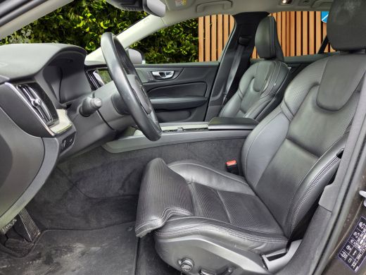Volvo  V60 Cross Country 2.0 B5 AWD Pro | Massage/ventilatie | Pano | 360 Cam | Head-up | Memory | H&K ActivLease financial lease