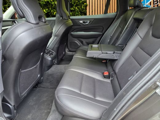 Volvo  V60 Cross Country 2.0 B5 AWD Pro | Massage/ventilatie | Pano | 360 Cam | Head-up | Memory | H&K ActivLease financial lease