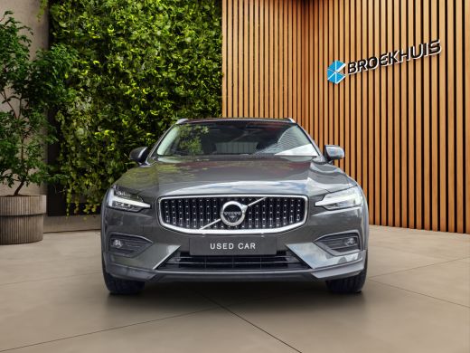 Volvo  V60 Cross Country 2.0 B5 AWD Pro | Massage/ventilatie | Pano | 360 Cam | Head-up | Memory | H&K ActivLease financial lease