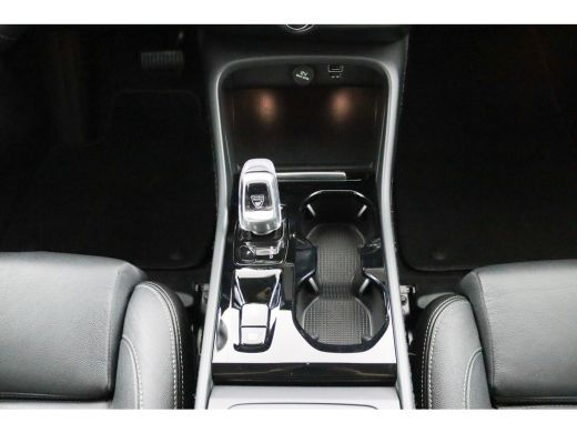 Volvo  XC40 T2 Inscription | Stoel en stuurwielverwarming | Adaptieve Cruise control | Lederen bekleding | Pa... ActivLease financial lease