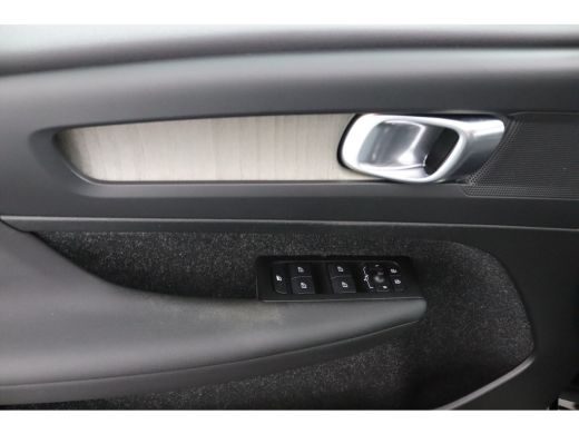 Volvo  XC40 T2 Inscription | Stoel en stuurwielverwarming | Adaptieve Cruise control | Lederen bekleding | Pa... ActivLease financial lease