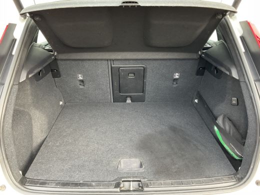 Volvo  XC40 1.5 T3 Momentum Pro Panoramadak Hoge zit Trekhaak(tegen meerprijs) ActivLease financial lease