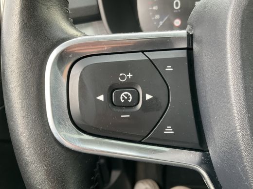 Volvo  XC40 1.5 T3 Momentum Pro Panoramadak Hoge zit Trekhaak(tegen meerprijs) ActivLease financial lease