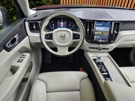 Volvo  XC60 2.0 T6 Plug-in hybrid AWD Inscription | Trekhaak | Pano | Harman/Kardon | Memory ActivLease financial lease