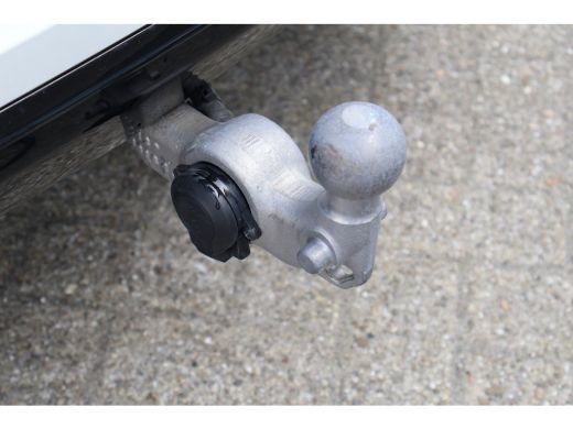 Volvo  XC60 2.0 T6 Plug-in hybrid AWD Plus Dark | BLIS | Trekhaak | Leder | 360cam | ActivLease financial lease