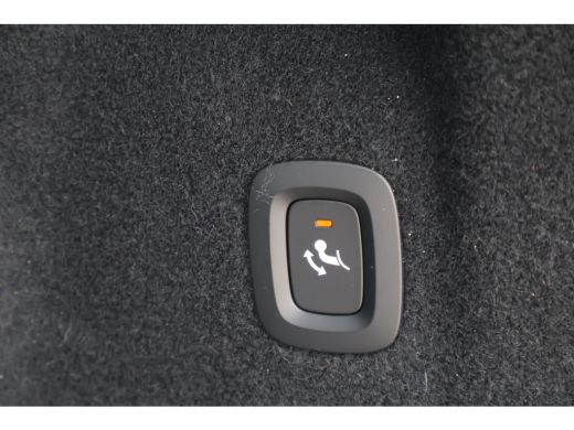 Volvo  XC60 2.0 T6 Plug-in hybrid AWD Plus Dark | BLIS | Trekhaak | Leder | 360cam | ActivLease financial lease