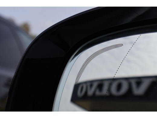 Volvo  XC60 2.0 T6 Plug-in hybrid AWD Plus Dark | BLIS | Trekhaak | Leder | 360cam | ActivLease financial lease