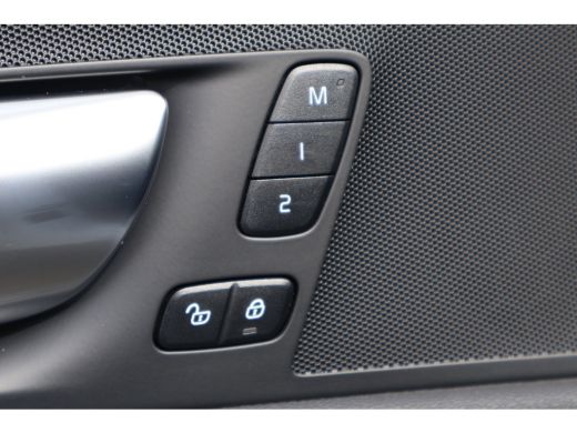 Volvo  XC60 2.0 T6 Plug-in hybrid AWD Plus Dark | BLIS | Trekhaak | Leder | 360cam | ActivLease financial lease