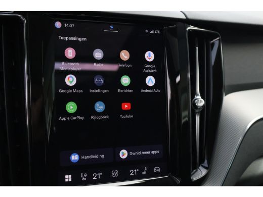 Volvo  XC60 2.0 T6 Plug-in hybrid AWD Plus Dark | BLIS | Trekhaak | Leder | 360cam | ActivLease financial lease