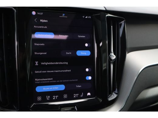 Volvo  XC60 2.0 T6 Plug-in hybrid AWD Plus Dark | BLIS | Trekhaak | Leder | 360cam | ActivLease financial lease