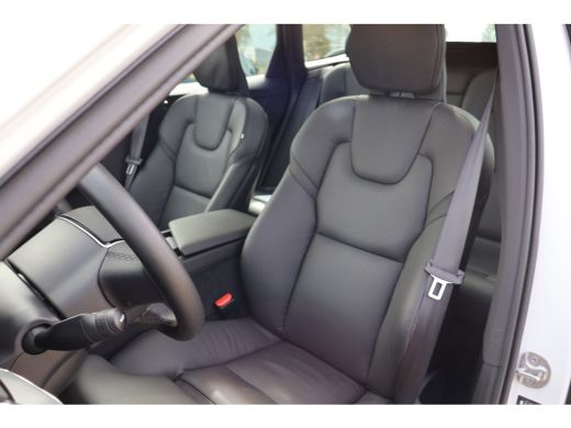 Volvo  XC60 2.0 T6 Plug-in hybrid AWD Plus Dark | BLIS | Trekhaak | Leder | 360cam | ActivLease financial lease