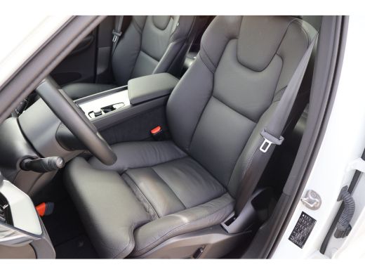 Volvo  XC60 2.0 T6 Plug-in hybrid AWD Plus Dark | BLIS | Trekhaak | Leder | 360cam | ActivLease financial lease