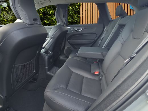 Volvo  XC60 2.0 T8 Plug-in hybrid AWD Ultra Dark | Bowers&Wilkins | Luchtvering | Trekhaak | Head-up | Memory... ActivLease financial lease