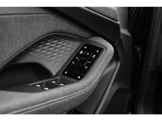Audi A5 Avant 2.0 e-hybrid quattro S edition | Panoramadak | 360 camera | Passenger Display | Stoelverwar... ActivLease financial lease