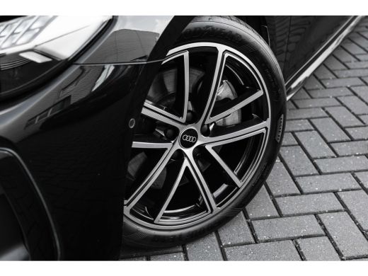 Audi A5 Avant 2.0 e-hybrid quattro S edition | Panoramadak | 360 camera | Passenger Display | Stoelverwar... ActivLease financial lease