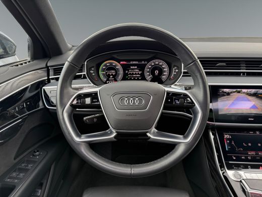 Audi A8 60 449pk TFSI e quattro Glazen panoramadak | S line-exterieurpakket |	Leder Valcona ActivLease financial lease