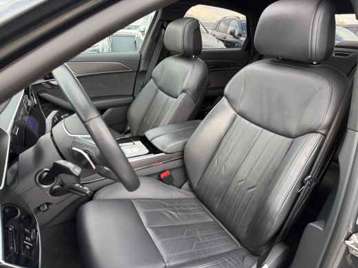 Audi A8 60 449pk TFSI e quattro Glazen panoramadak | S line-exterieurpakket |	Leder Valcona ActivLease financial lease