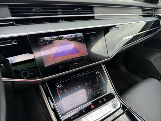 Audi A8 60 449pk TFSI e quattro Glazen panoramadak | S line-exterieurpakket |	Leder Valcona ActivLease financial lease