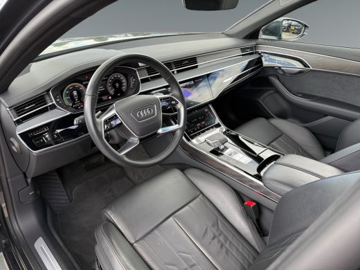 Audi A8 60 449pk TFSI e quattro Glazen panoramadak | S line-exterieurpakket |	Leder Valcona ActivLease financial lease