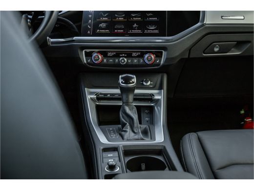 Audi Q3 45 TFSI e Advanced Edition Leder / Adaptieve cruise / Camera / ActivLease financial lease