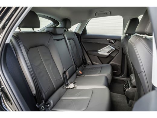 Audi Q3 45 TFSI e Advanced Edition Leder / Adaptieve cruise / Camera / ActivLease financial lease