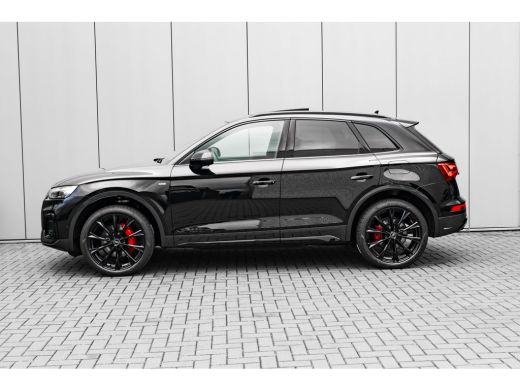 Audi Q5 50 TFSI e S edition Competition 299 PK | Trekhaak | Panoramadak | Elek. Verstelbare Voorstoelen M... ActivLease financial lease