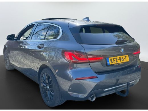 BMW 1 Serie 118i 136PK AUT. HIGH EXECUTIVE TREKHAAK/LEDER/PANORAMADAK ActivLease financial lease
