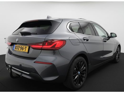 BMW 1 Serie 118i 136PK AUT. HIGH EXECUTIVE TREKHAAK/LEDER/PANORAMADAK ActivLease financial lease