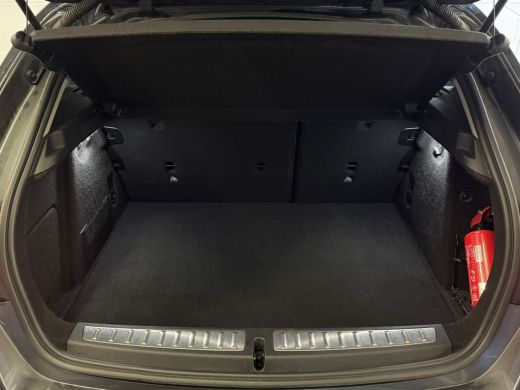 BMW 1 Serie 118i 136PK AUT. HIGH EXECUTIVE TREKHAAK/LEDER/PANORAMADAK ActivLease financial lease