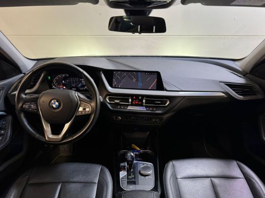 BMW 1 Serie 118i 136PK AUT. HIGH EXECUTIVE TREKHAAK/LEDER/PANORAMADAK ActivLease financial lease