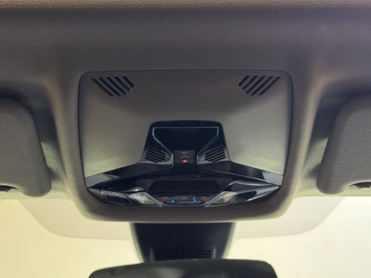 BMW 1 Serie 118i 136PK AUT. HIGH EXECUTIVE TREKHAAK/LEDER/PANORAMADAK ActivLease financial lease