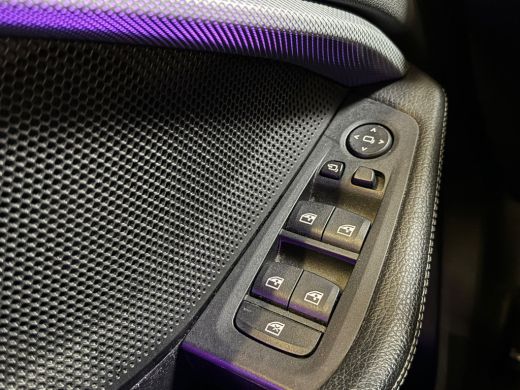 BMW 1 Serie 118i 136PK AUT. HIGH EXECUTIVE TREKHAAK/LEDER/PANORAMADAK ActivLease financial lease