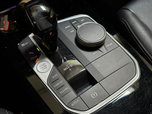 BMW 1 Serie 118i 136PK AUT. HIGH EXECUTIVE TREKHAAK/LEDER/PANORAMADAK ActivLease financial lease