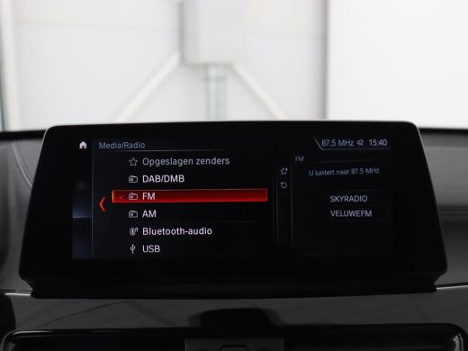 BMW X1 sDrive20i Business Edition Plus | Leder | Head-Up | Stoelverwarming | Trekhaak | Camera | Sfeerve... ActivLease financial lease